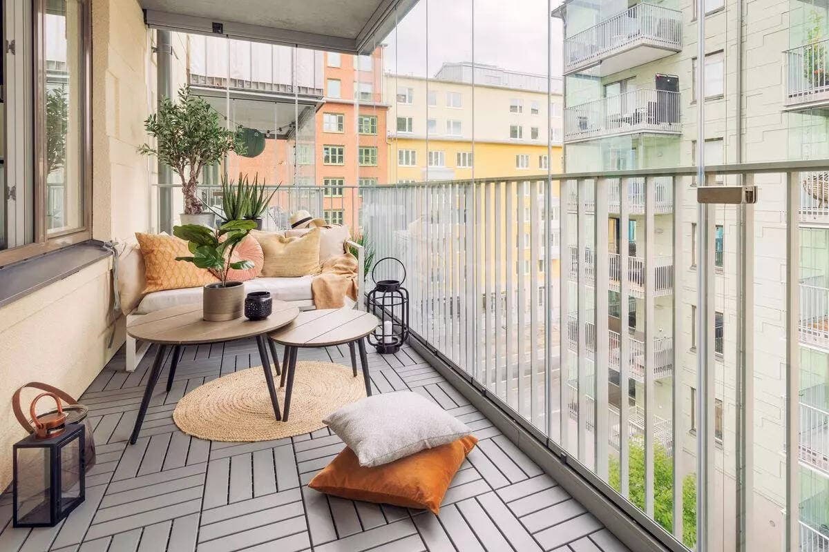 Porch, Patio, Veranda, Balcony, Loggia, Deck và Terrace là gì? Cách phân biệt dễ hiểu