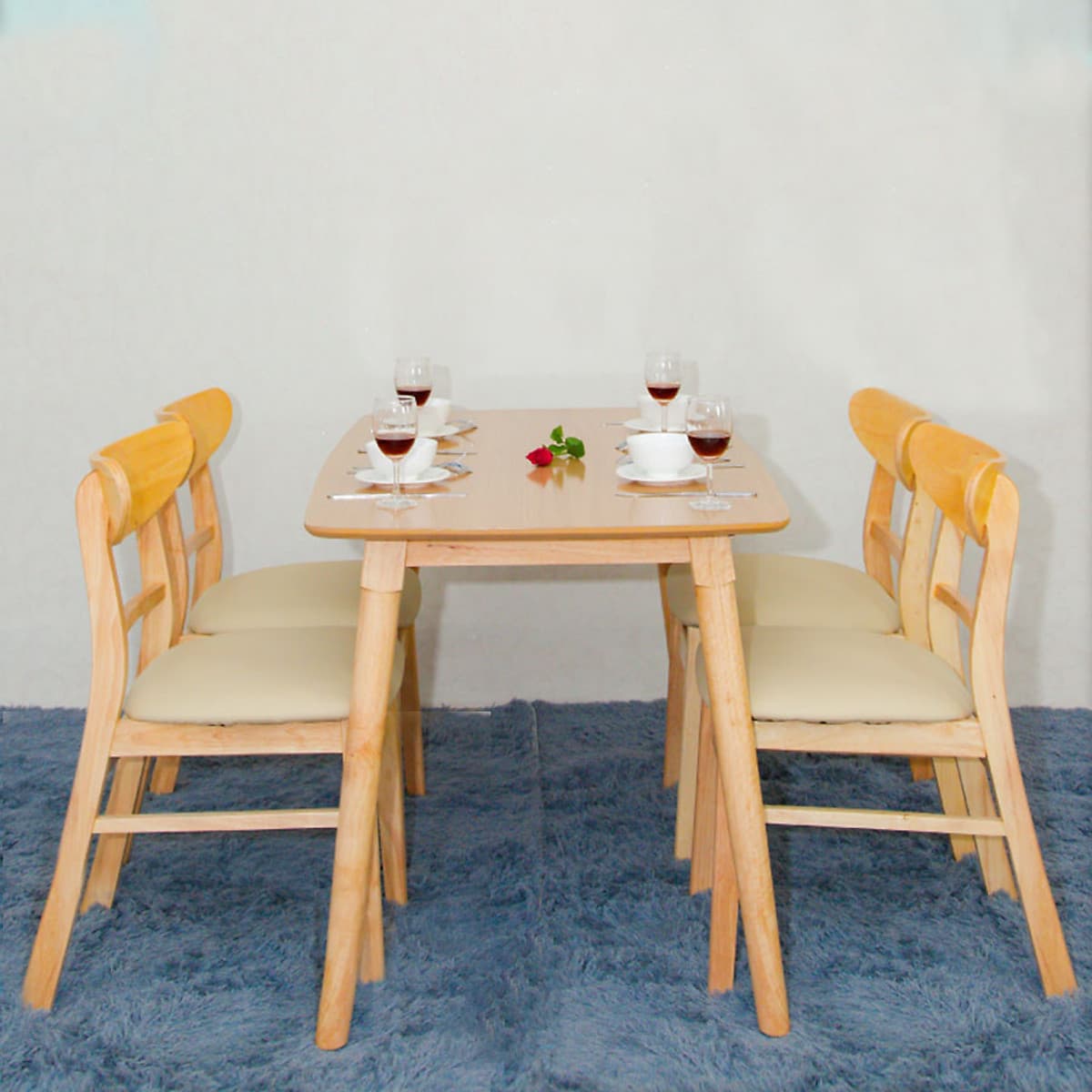 Bàn ăn Juno Sofa Mango mặt gỗ 4 ghế 1m2 (Tự nhiên phối kem)