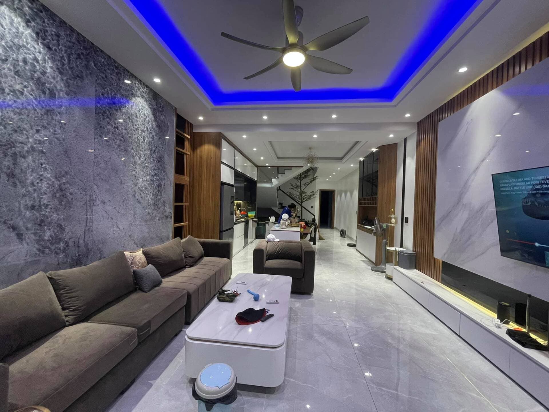 Gia chủ Việt gặp “vấn đề” khi thiết kế mở bếp liền phòng khách và 4 phương pháp giải quyết hiệu quả