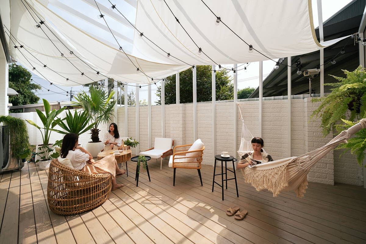 Ba cô gái trẻ cùng nhau cải tạo nhà cũ thành homestay đẹp thơ mộng theo phong cách Bohemian