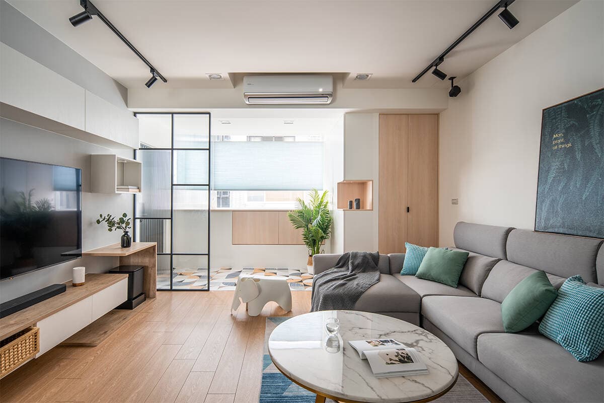 Căn hộ 82m2 3 phòng ngủ kết hợp nhiều phong cách vô cùng khéo của gia đình trẻ 4 người