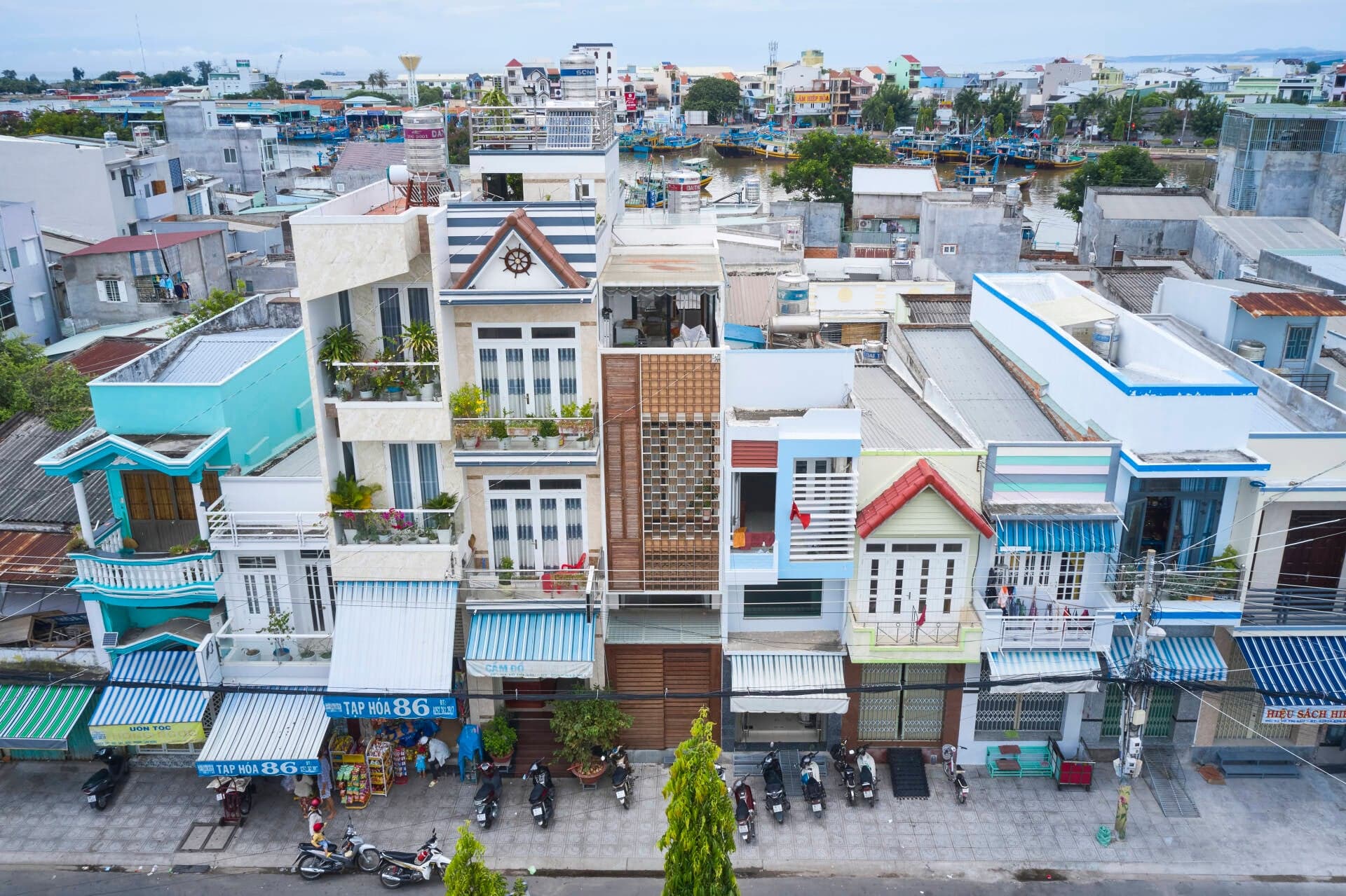 Nhà ống 3x12m, kín 3 mặt thiết kế như thế nào để đầy đủ tiện nghi mà trông vẫn rộng thoáng?