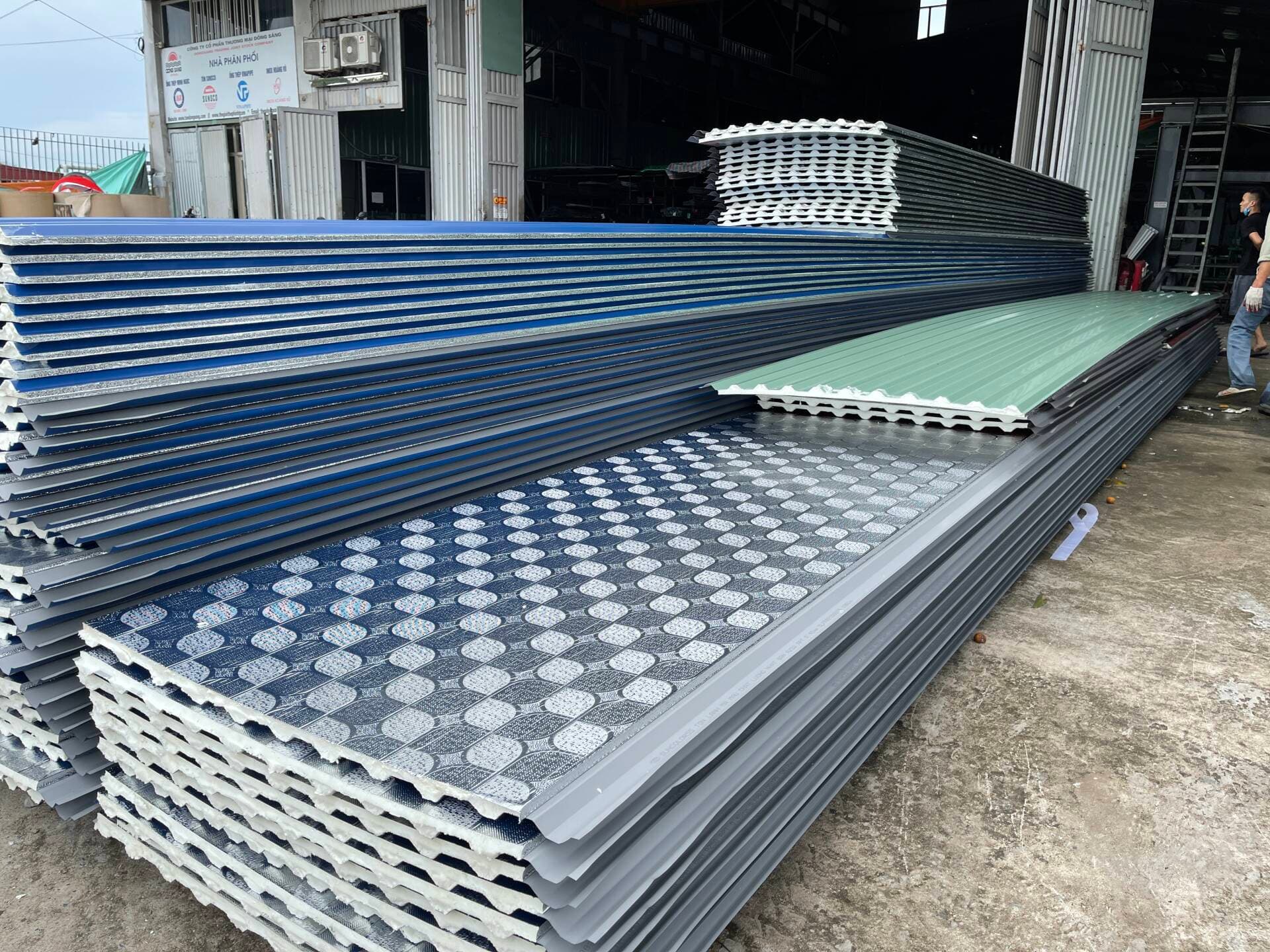 Giá tôn xốp bao nhiêu tiền 1m2 (Cập nhật mới nhất 2023)