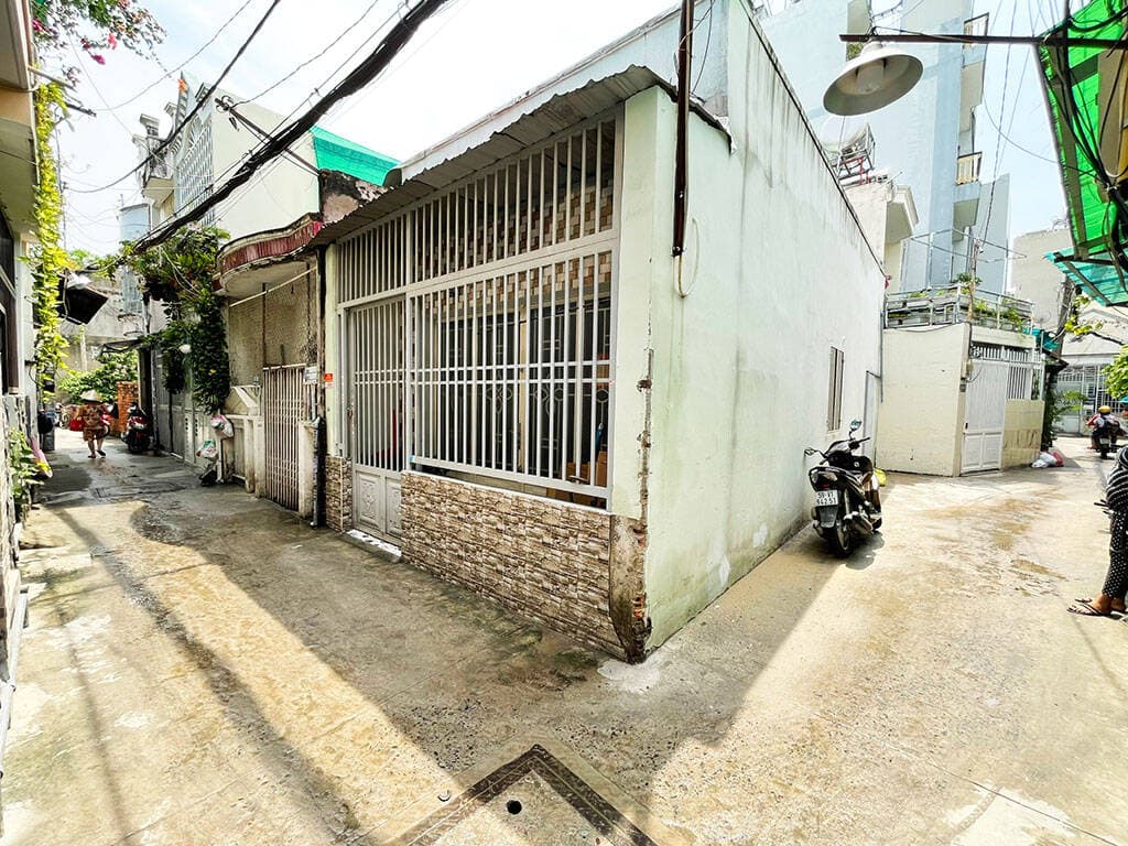 Tôi gần 50 tuổi vẫn chỉ mua được nhà cấp 4 ở Sài Gòn