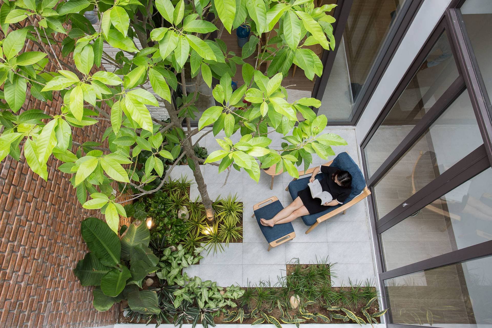 Diện tích giếng trời bao nhiêu là đủ để lấy sáng thông gió mà không gây nóng nhà?