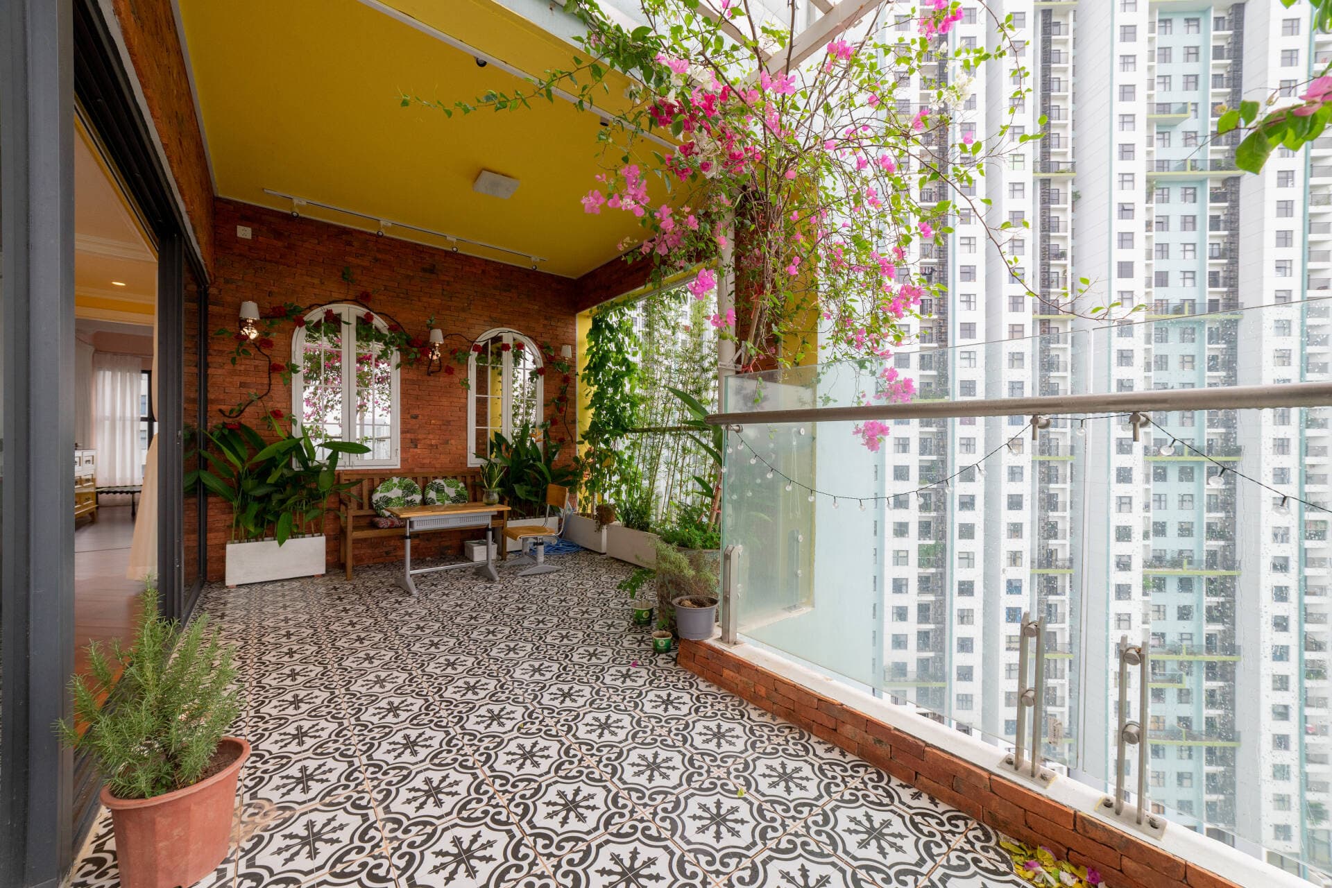 15 căn hộ thiết kế đẹp như nhà mặt đất, có nhà dành hẳn 50m2 để làm sân vườn