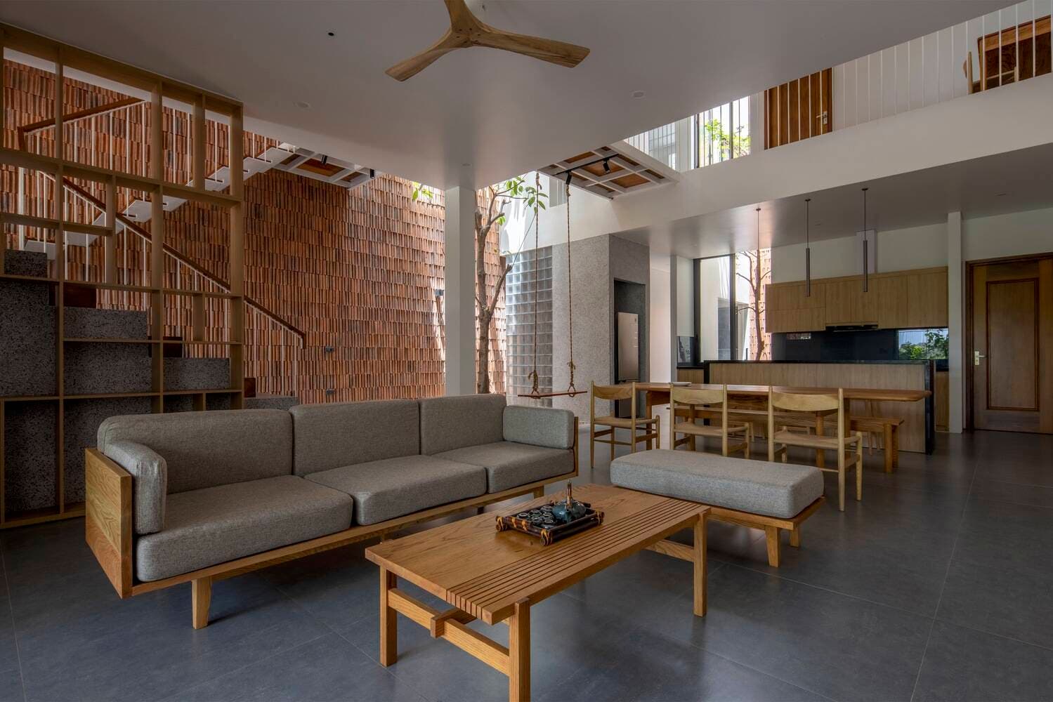 Na House - Nhà 8x20 tại Hà Tĩnh giảm diện tích xây dựng để mở vườn và sân, tăng tương tác với thiên nhiên