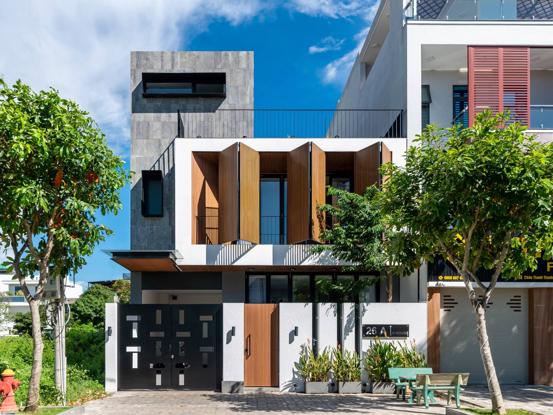 Nhà hướng Tây tại Long An lấy cảm hứng từ chiếu Tatami Nhật Bản của gia đình 3 thế hệ