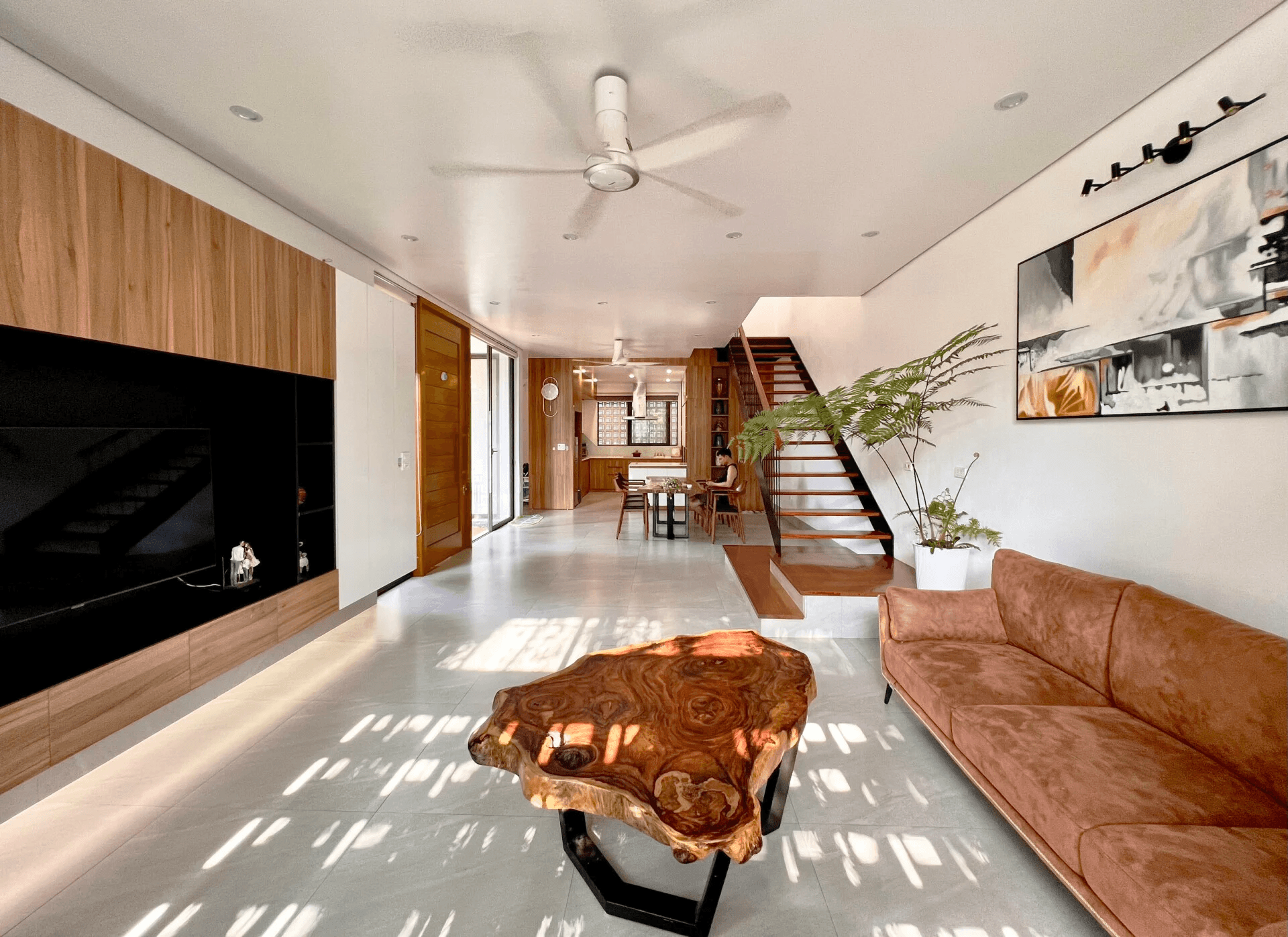 L'ORCHID HOUSE - Nhà lô góc dành 40m2 diện tích đất phía trước làm sân vườn