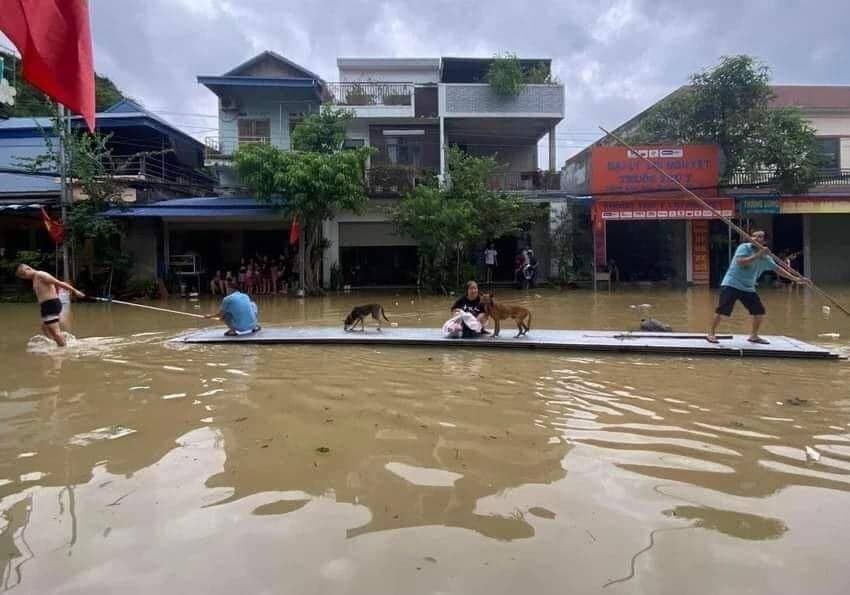 Những điều cần làm để bảo vệ bản thân và gia đình trước, trong và sau khi lũ lụt