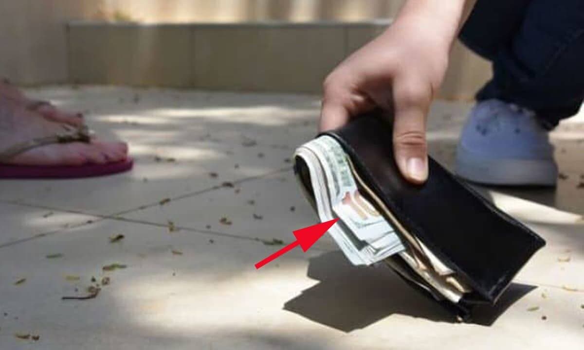 Nhặt được tiền là xui hay hên? Mùng 1 nhặt được tiền có sao không?