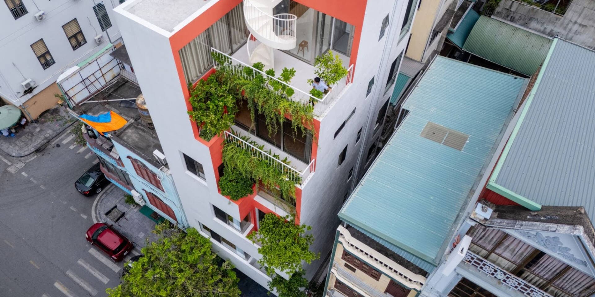 Những ngôi nhà tạo vườn ban công xanh mát làm giải pháp chống nóng, lọc không khí hiệu quả