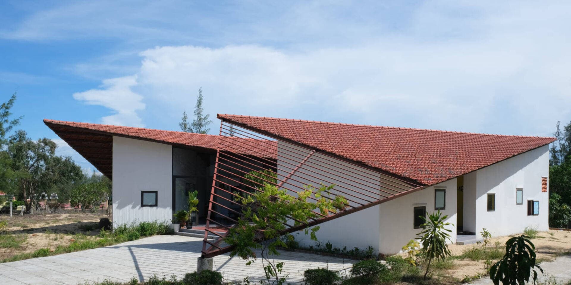 8 mẫu nhà dưới 1 tỷ đồng, từ nhà 4 tầng khang trang giữa phố đến nhà cấp 4 xanh mát ở quê
