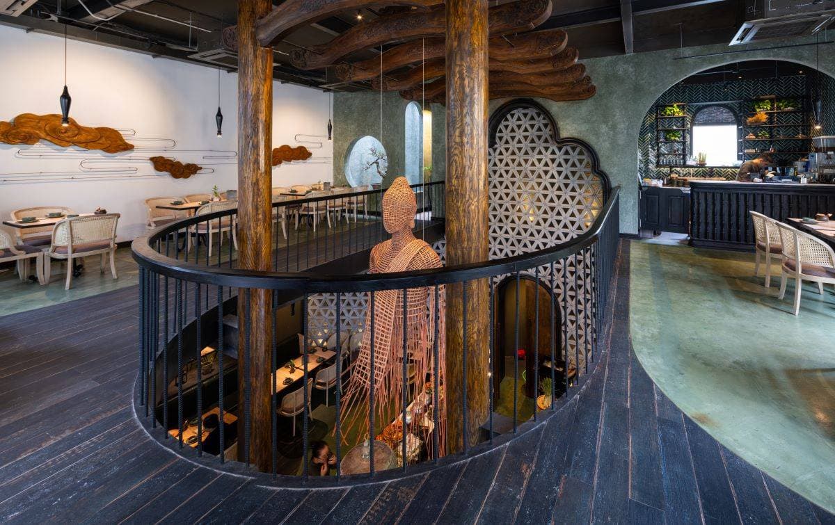 Không gian thân thiện, cởi mở bên trong nhà hàng chay SADHU Restaurant