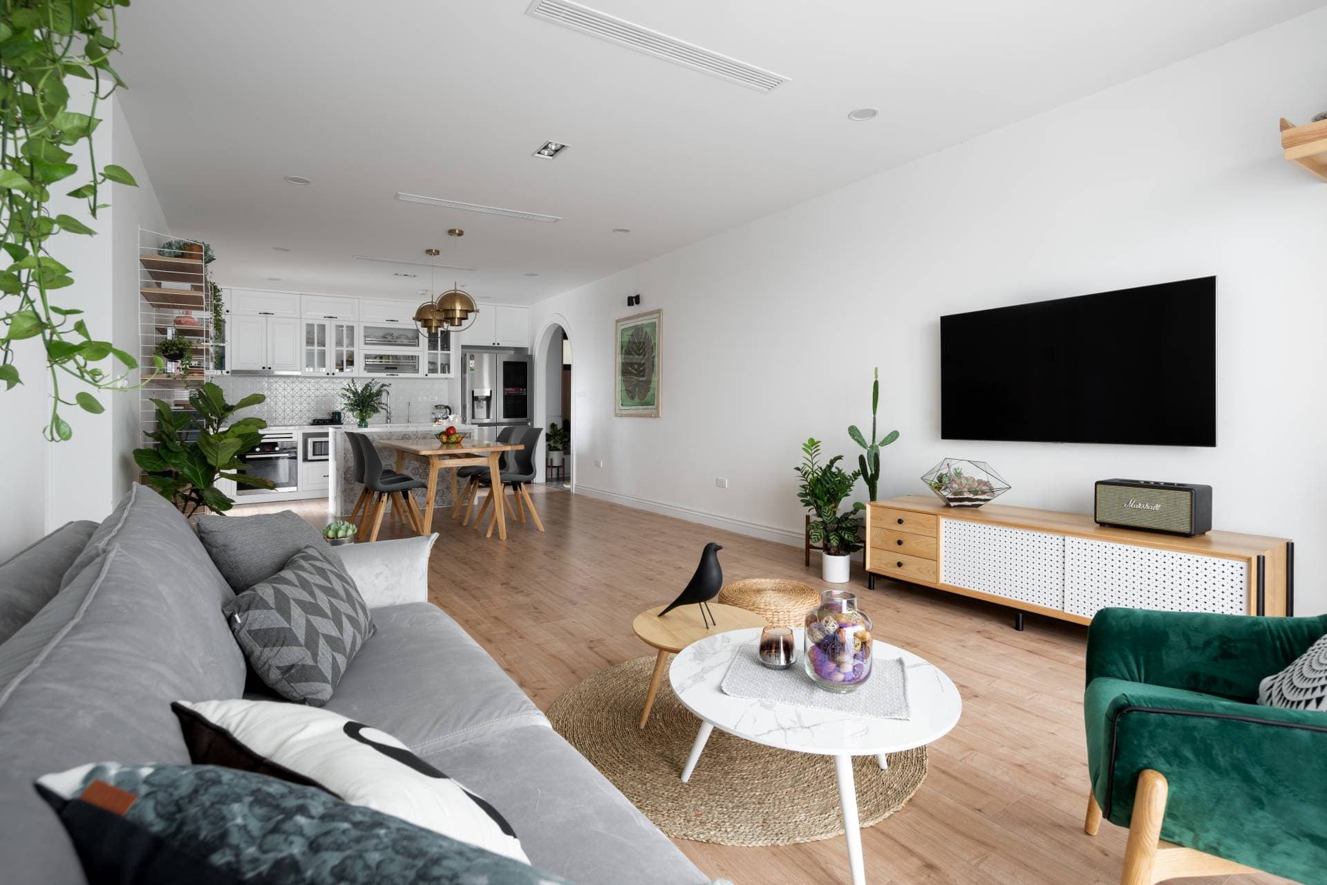 Ghé chung cư Việt Hưng Green Park thăm tổ ấm rộng 120m2 của gia đình trót “phải lòng” phong cách Scandinavian