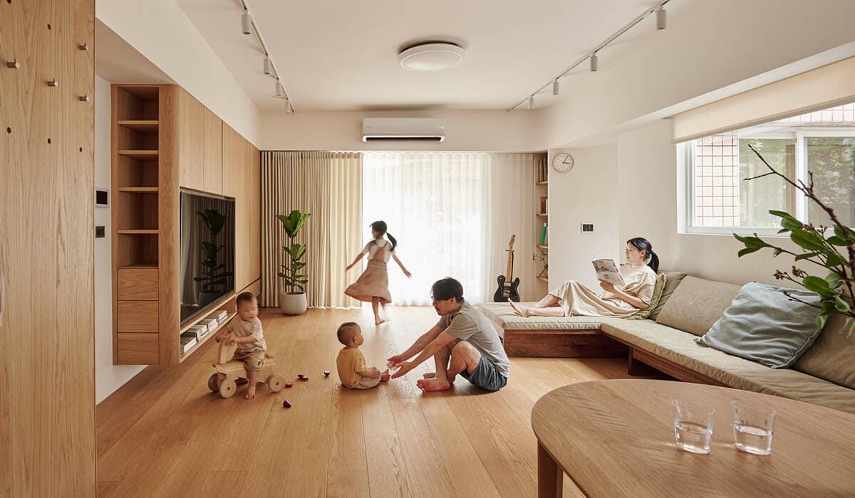 Căn hộ 132m2 hình chữ L, không gian sống tươi sáng, tiện nghi của gia đình 5 người
