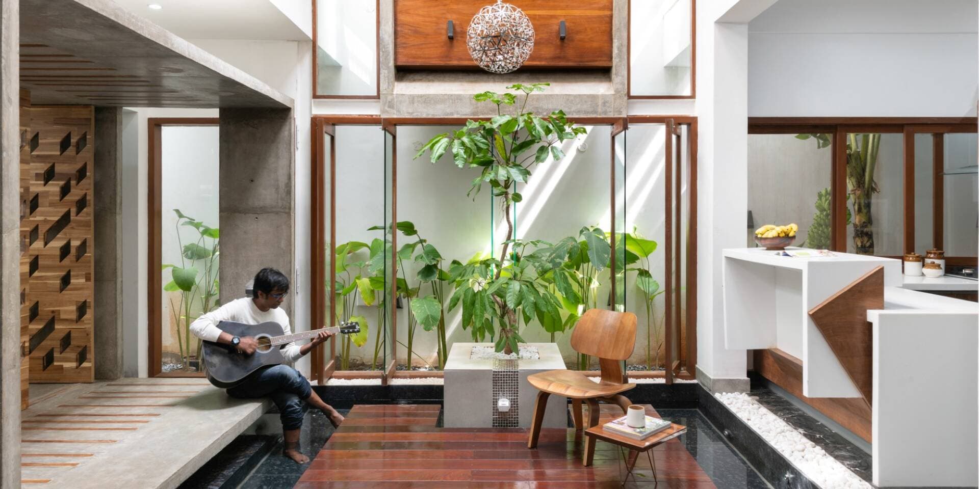 Le Tranquil House - Ngôi nhà hiện đại, tối giản với bê tông trần, gỗ và đầy ắp những khoảng thiên nhiên tươi mới
