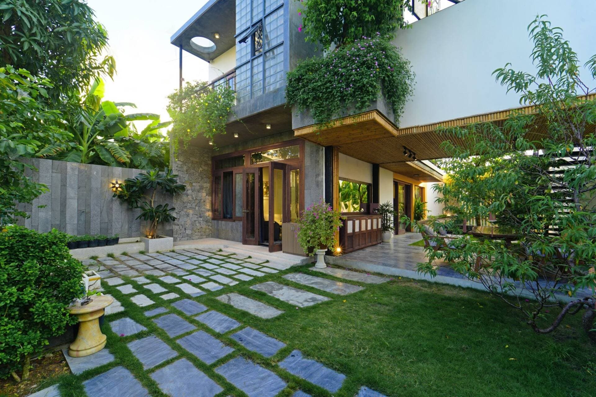 Nhà phố ở Đà Nẵng mang thiên nhiên vào nhà để mỗi ngày gia chủ đều cảm thấy hạnh phúc