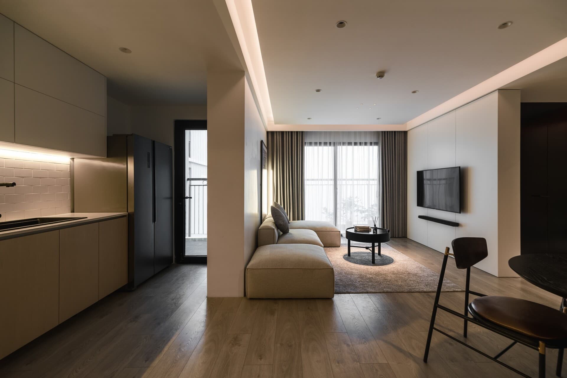 Mình xin chia sẻ căn hộ tâm huyết của gia đình mình: Nội thất tối giản nhưng ấn tượng!