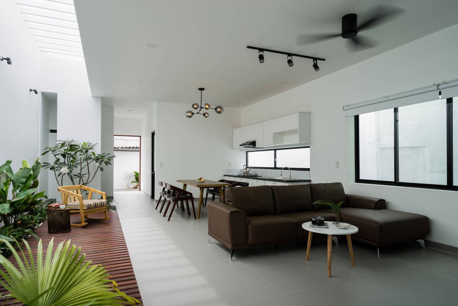 10 ngôi nhà cải tạo để mở giếng trời, không còn bức bí, nhiều gia chủ cảm thán “biết thế làm từ đầu cho xong”