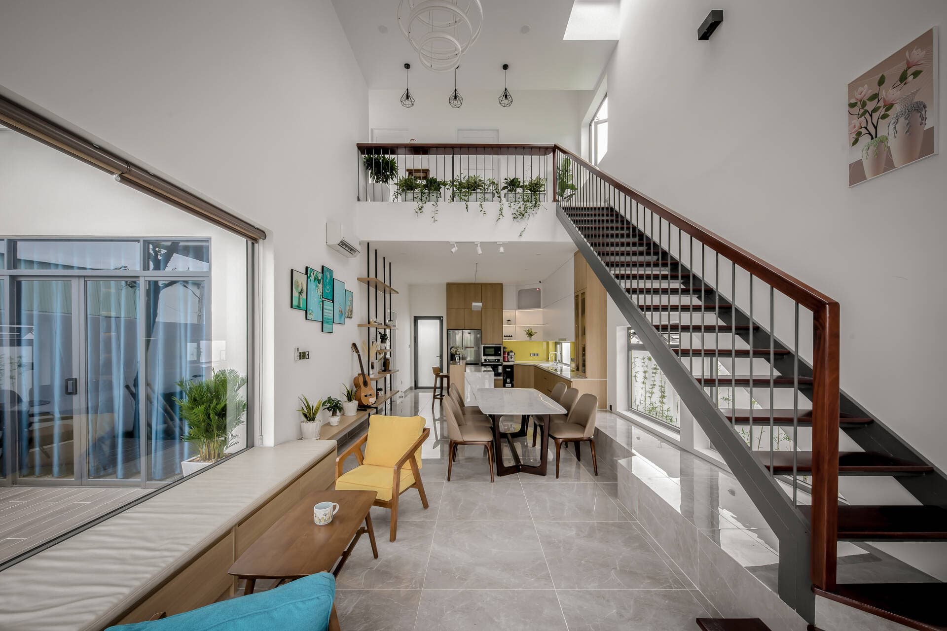 Nhà Tiền Giang thiết kế ôn hòa cùng gió, ánh sáng và nước của gia đình yêu thiên nhiên