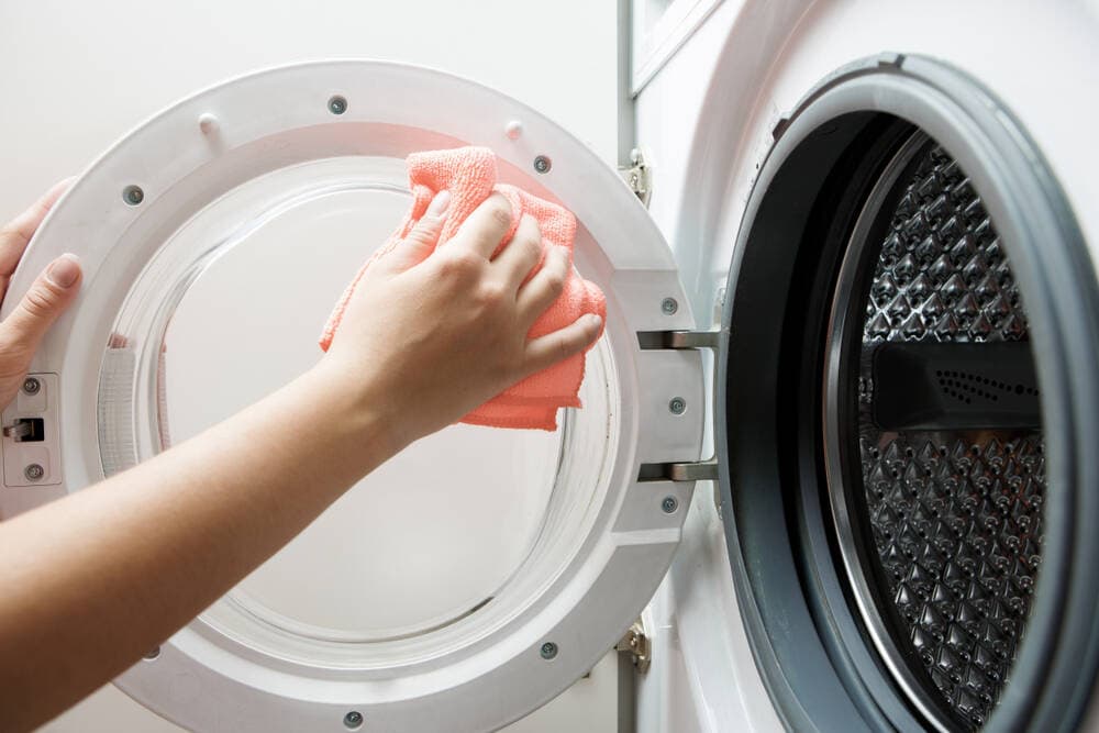 Hướng dẫn cách tự vệ sinh lồng máy giặt tại nhà đơn giản