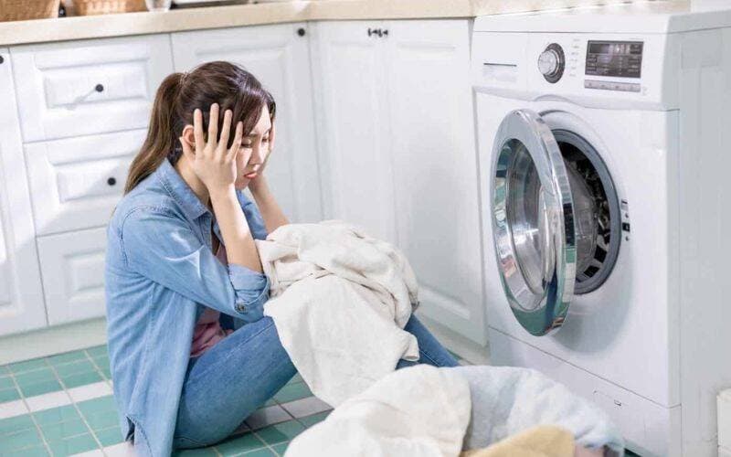 Quần áo giặt xong không thơm? 7 nguyên nhân và cách xử lý như ngoài tiệm