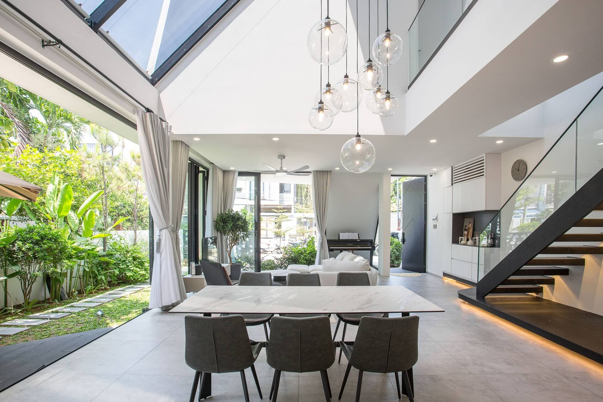 UOY Home - Nhà như chiếc phi thuyền