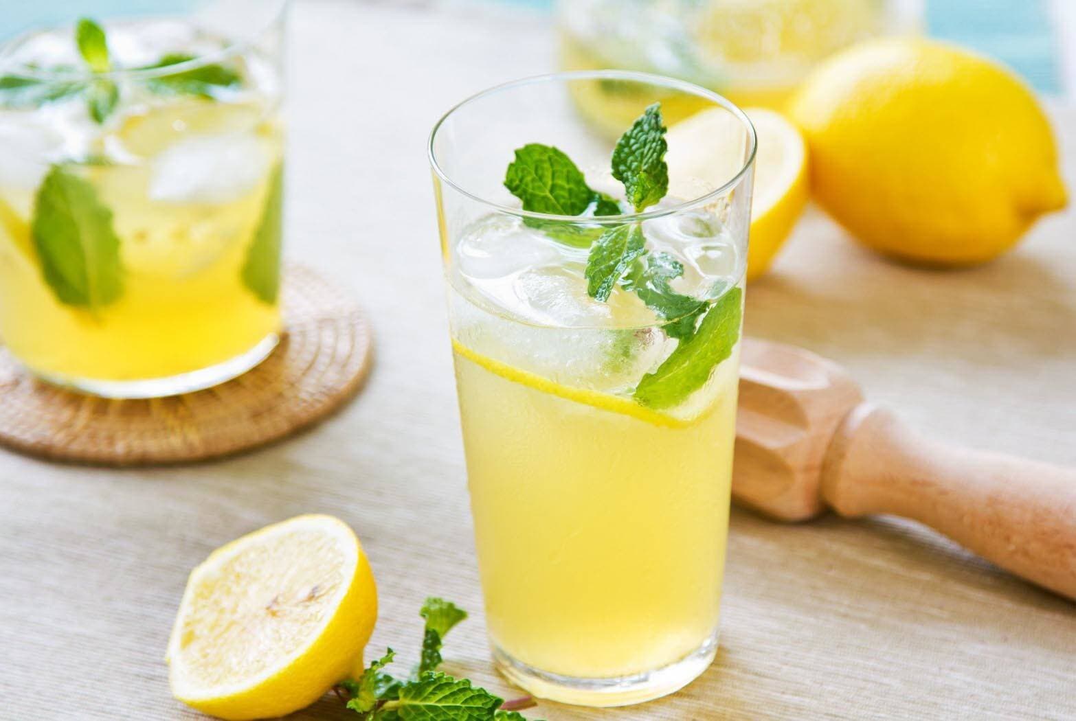 Bác sĩ gợi ý 5 thức uống giúp thanh nhiệt, cân bằng điện giải trong ngày hè oi bức