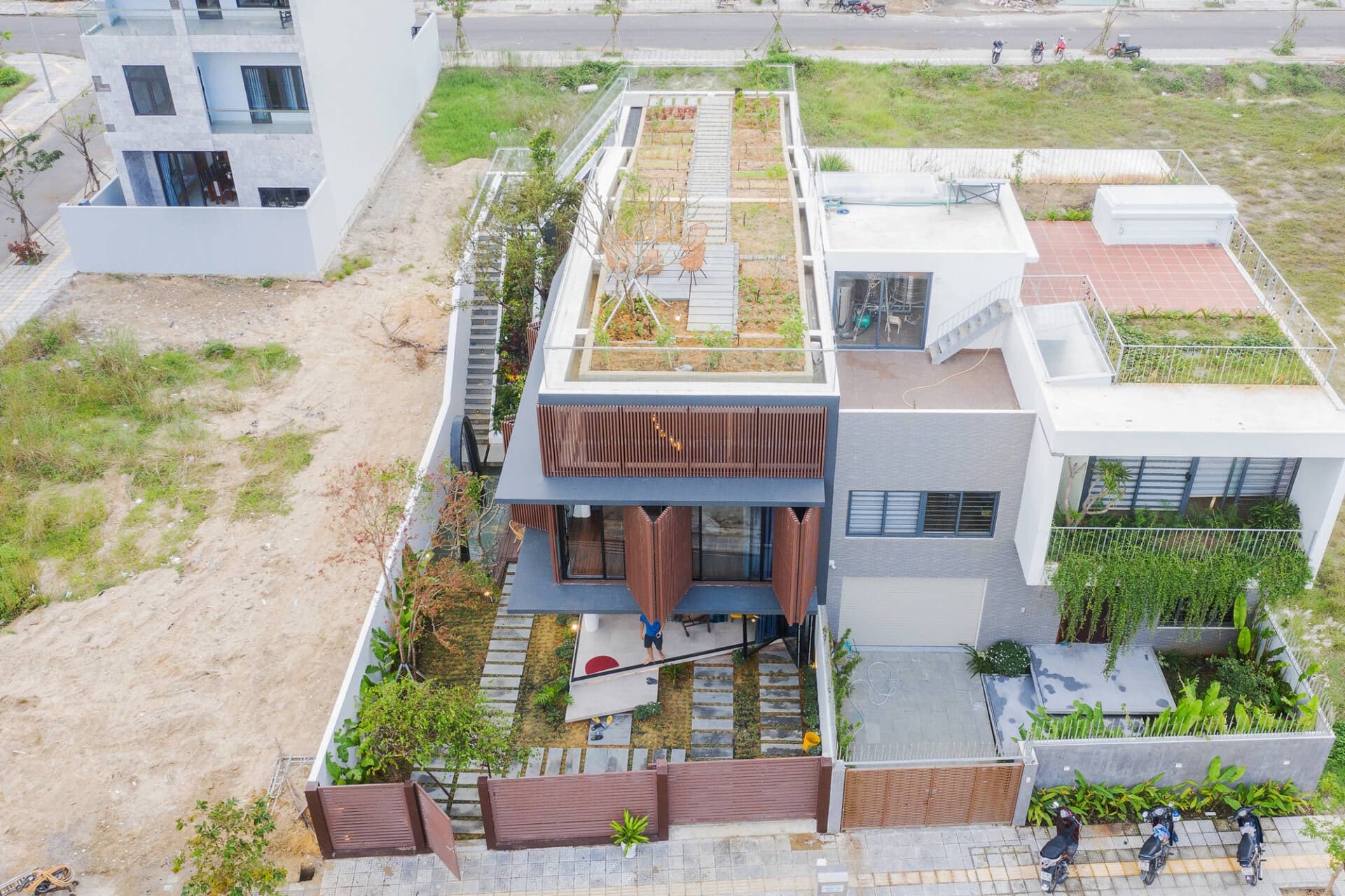 House of One Piece – Nhà 3 tầng 250m² tại Đà Nẵng với giải pháp tiết kiệm 30% năng lượng nhờ tối ưu nắng, gió và nước tự nhiên