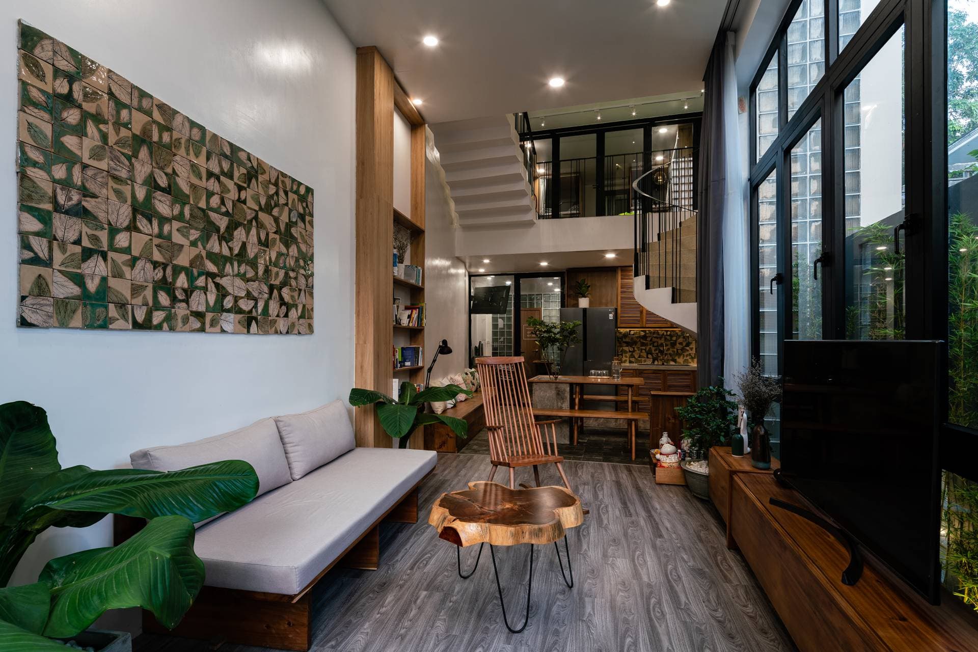 LimDim House và câu chuyện về tổ ấm trong hẻm nhỏ của đôi vợ chồng trẻ làm nghề kiến trúc ở Huế