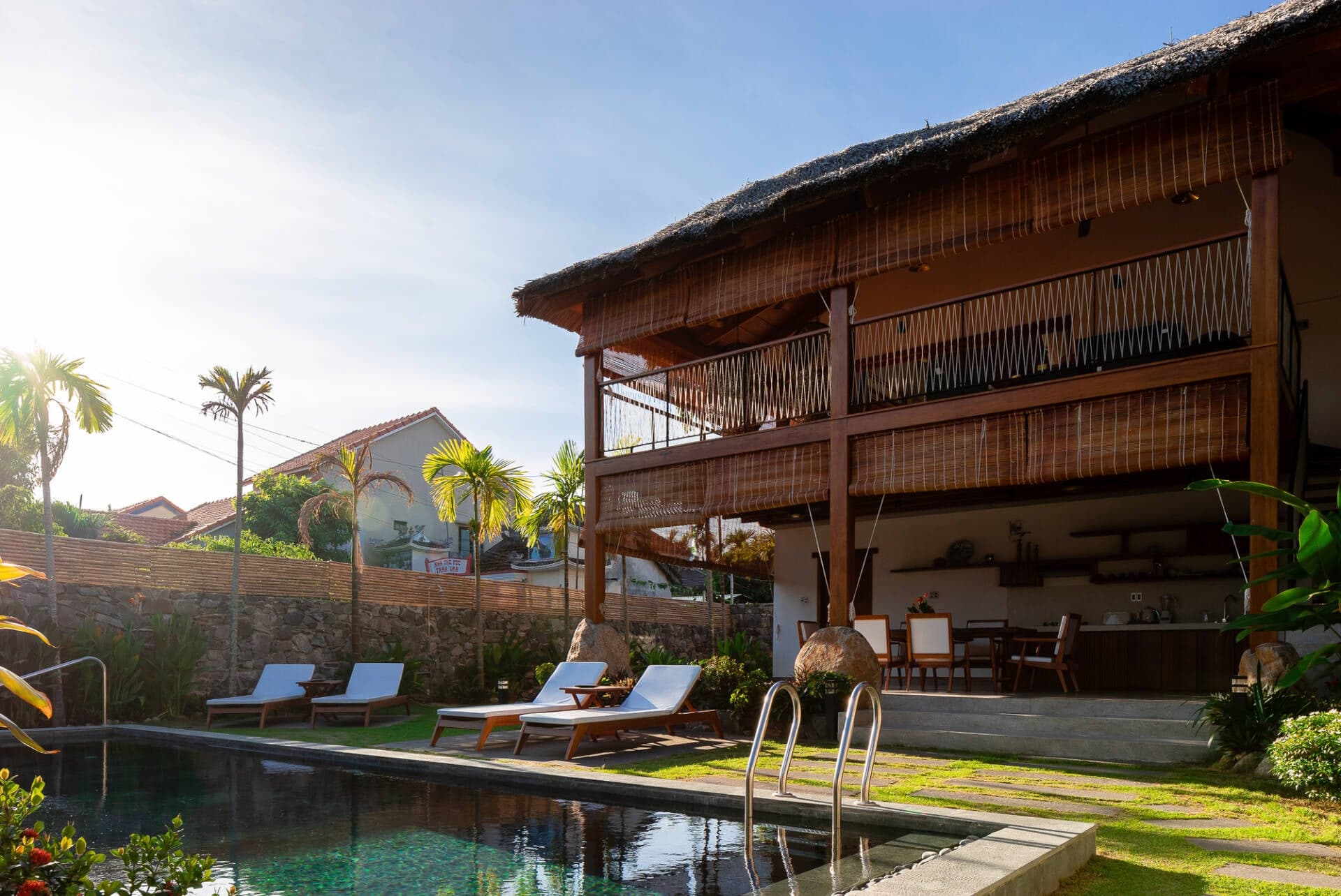 Khám phá “màu sắc bản địa” được ghi dấu rõ nét bên trong biệt thự song lập M Villa