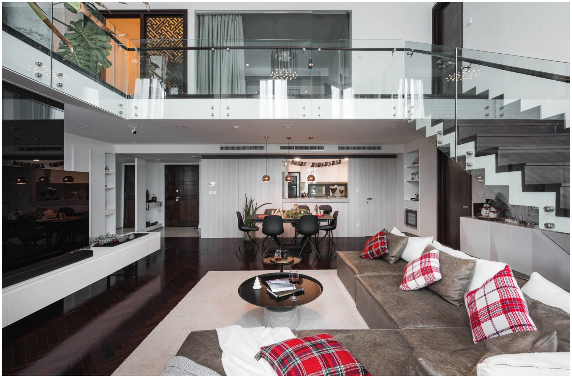 Nhờ thiết kế tinh tế, sắc nét, căn hộ Duplex LK tại Hà Nội đẹp sang chảnh chẳng kém gì biệt thự mặt đất