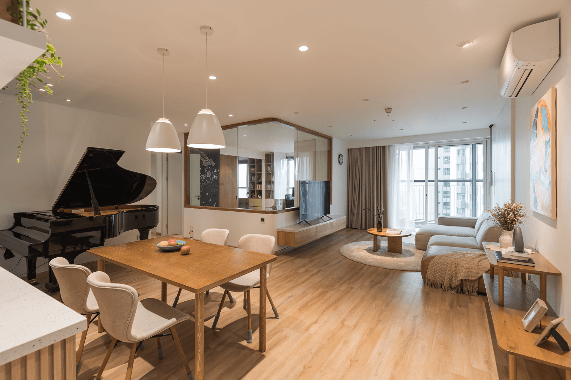 Căn hộ 110m2 thiết kế để 2 con nhỏ thỏa sức sáng tạo, hoàn thiện với chi phí 900 triệu đồng