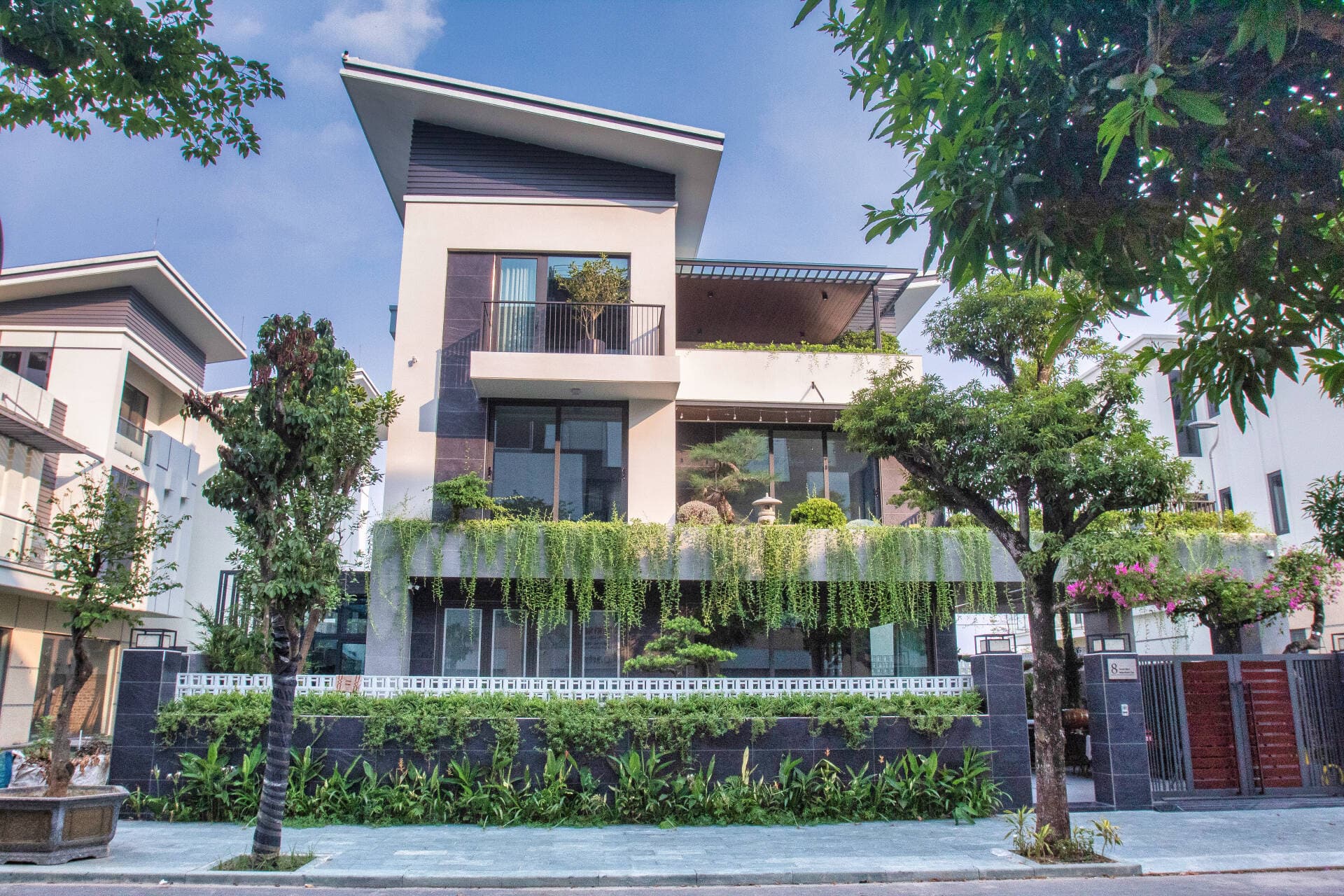 Sống sang như kiến trúc sư đất cảng trong biệt thự thông minh 25 tỷ