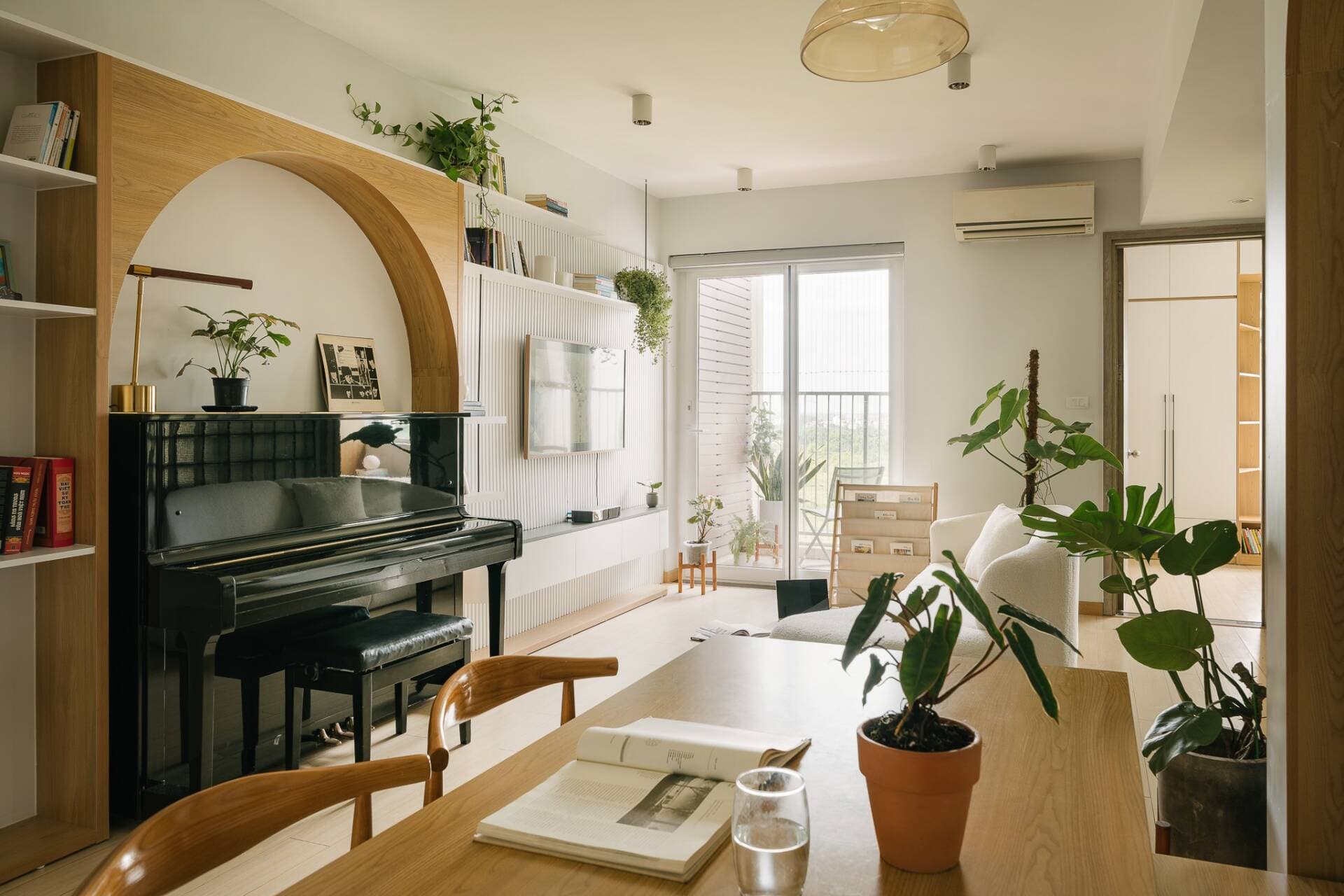 Chi 450 triệu đồng để sửa lại căn hộ 61,5m2 đã dùng trong 10 năm, gia chủ Việt hài lòng với từng chi tiết