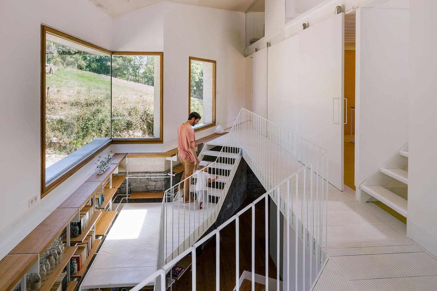 TMOLO House - Sự “lột xác” của căn nhà bị bỏ hoang 50 năm
