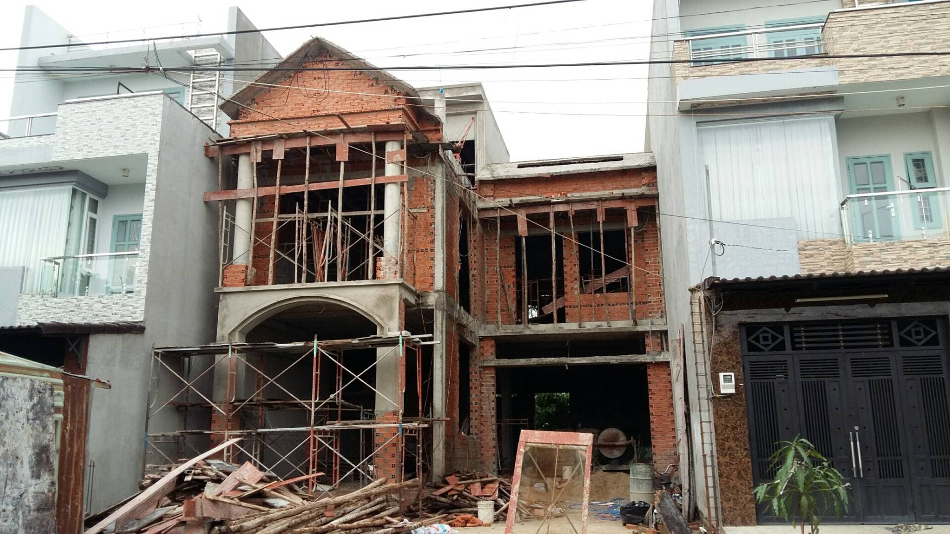 Xử lý xây nhà mới có tường chung như thế nào?