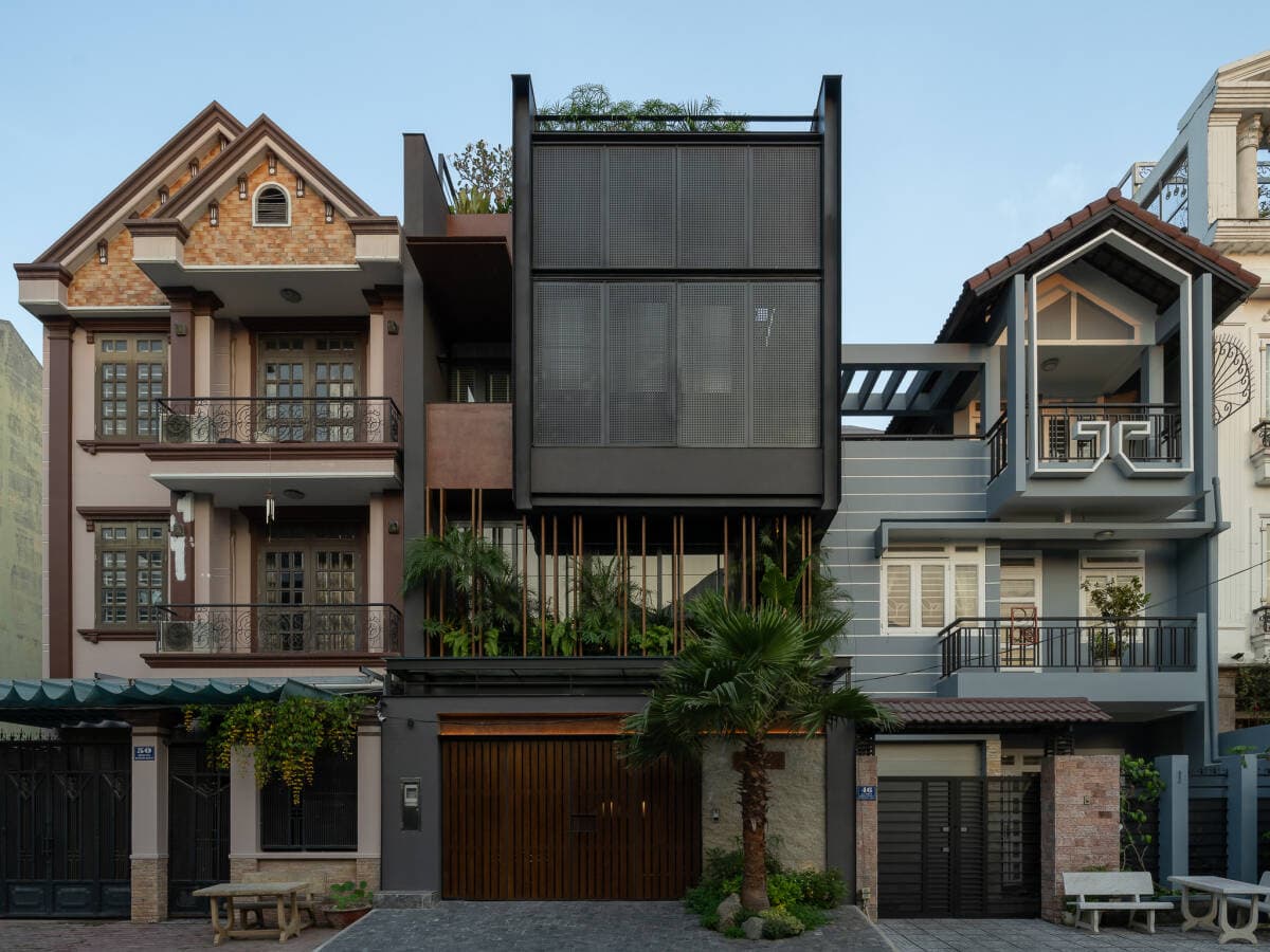 KR House - Nhà phố có mặt tiền mở linh hoạt, cản nắng hướng Tây