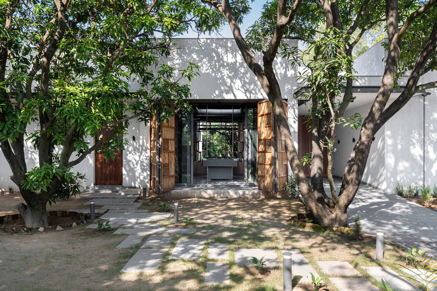 House of Mango Shadows: Ngôi nhà ẩn mình giữa thiên nhiên