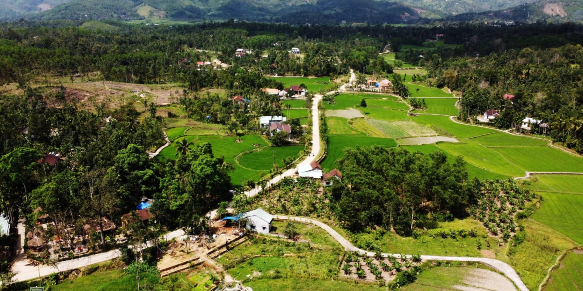 Việt Nam có 4 ngôi làng đẹp như tranh, ai từng ghé rồi sẽ chẳng nỡ quên