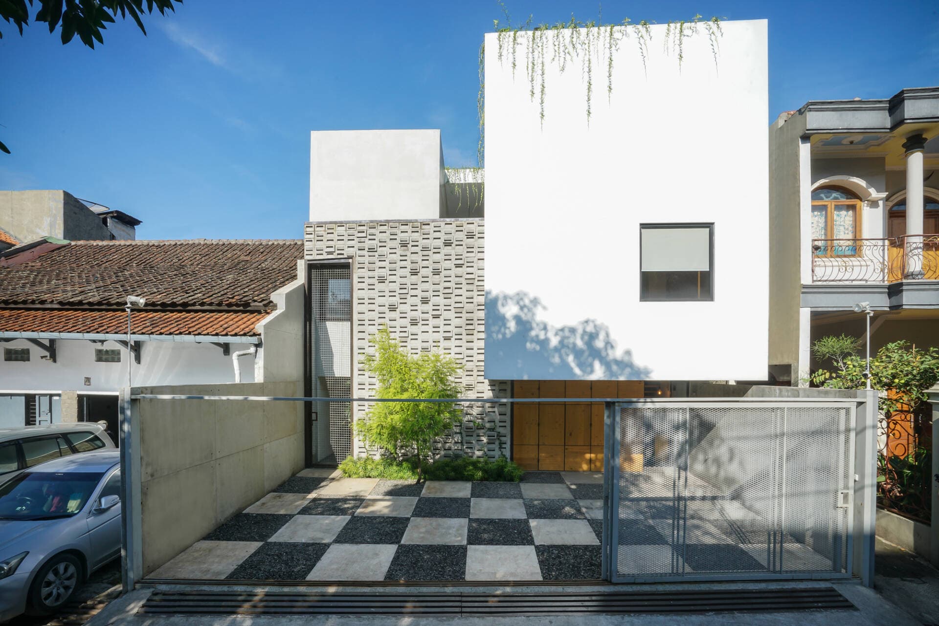 Fitted House - Giải pháp tận dụng không gian và bảo vệ gia đình trước môi trường ô nhiễm bên ngoài