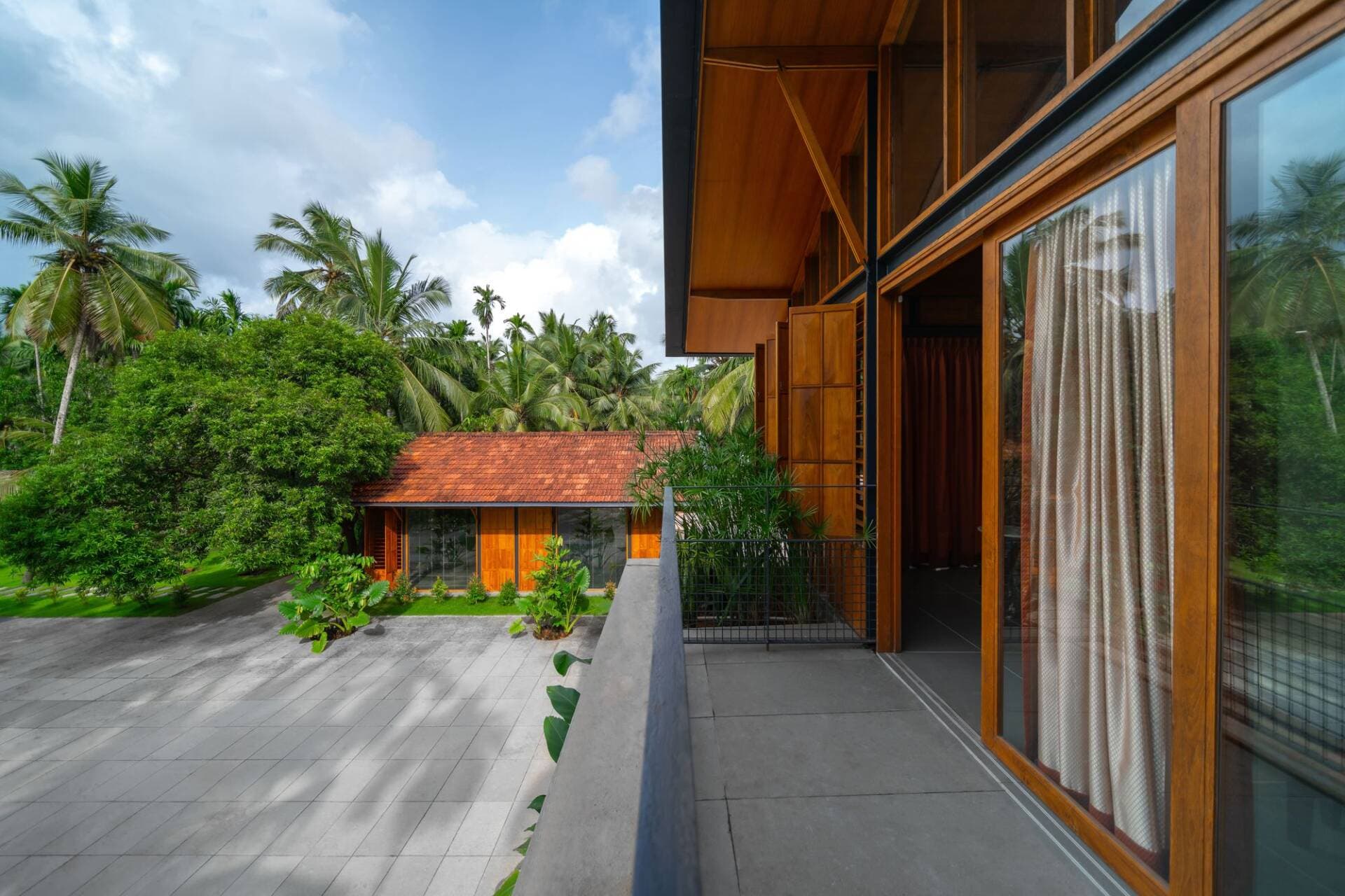 Tổ ấm rộng 929m2 của đại gia đình, những người quyết định rời thành phố, trở về sống tại quê hương