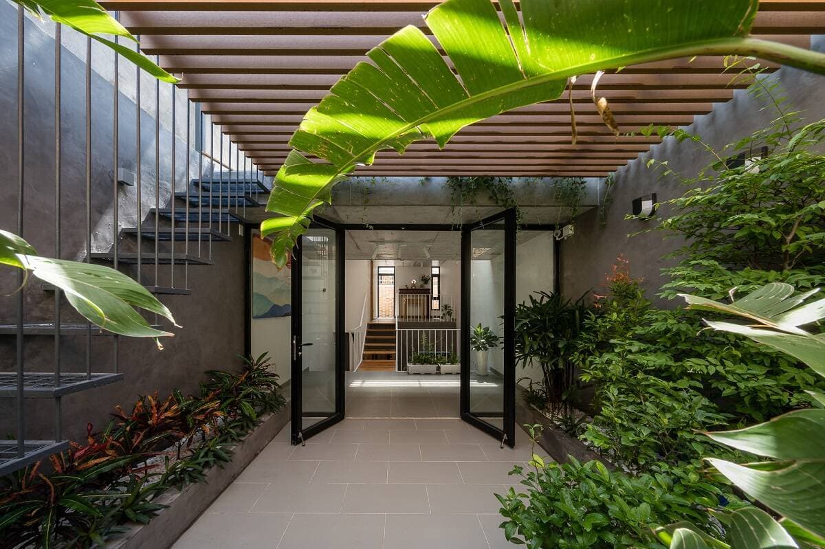 H House - Nhà phố 4 tầng sở hữu thiết kế “hai lớp vỏ” lạ mắt và độc đáo