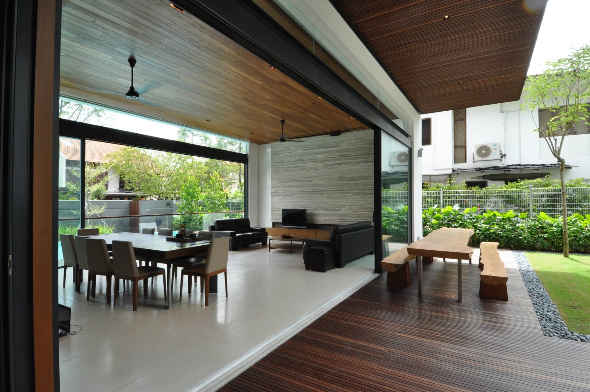Sunset Terrace House - gia chủ đã ở gần chục năm mà không hề lỗi thời, xuống cấp