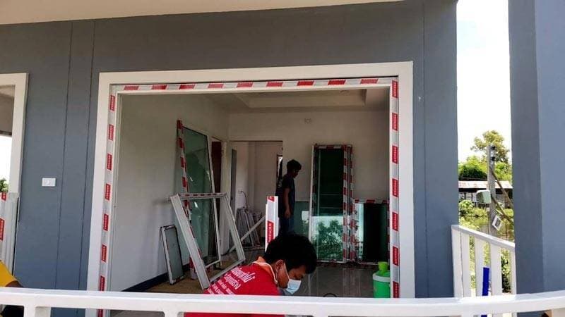 Tức phát khóc vì nhờ người quen làm nhà