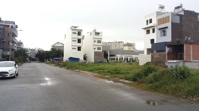 Luật sư tư vấn: Cách đòi quyền lợi bị mất khi gửi tiền nhờ nhà chồng mua đất