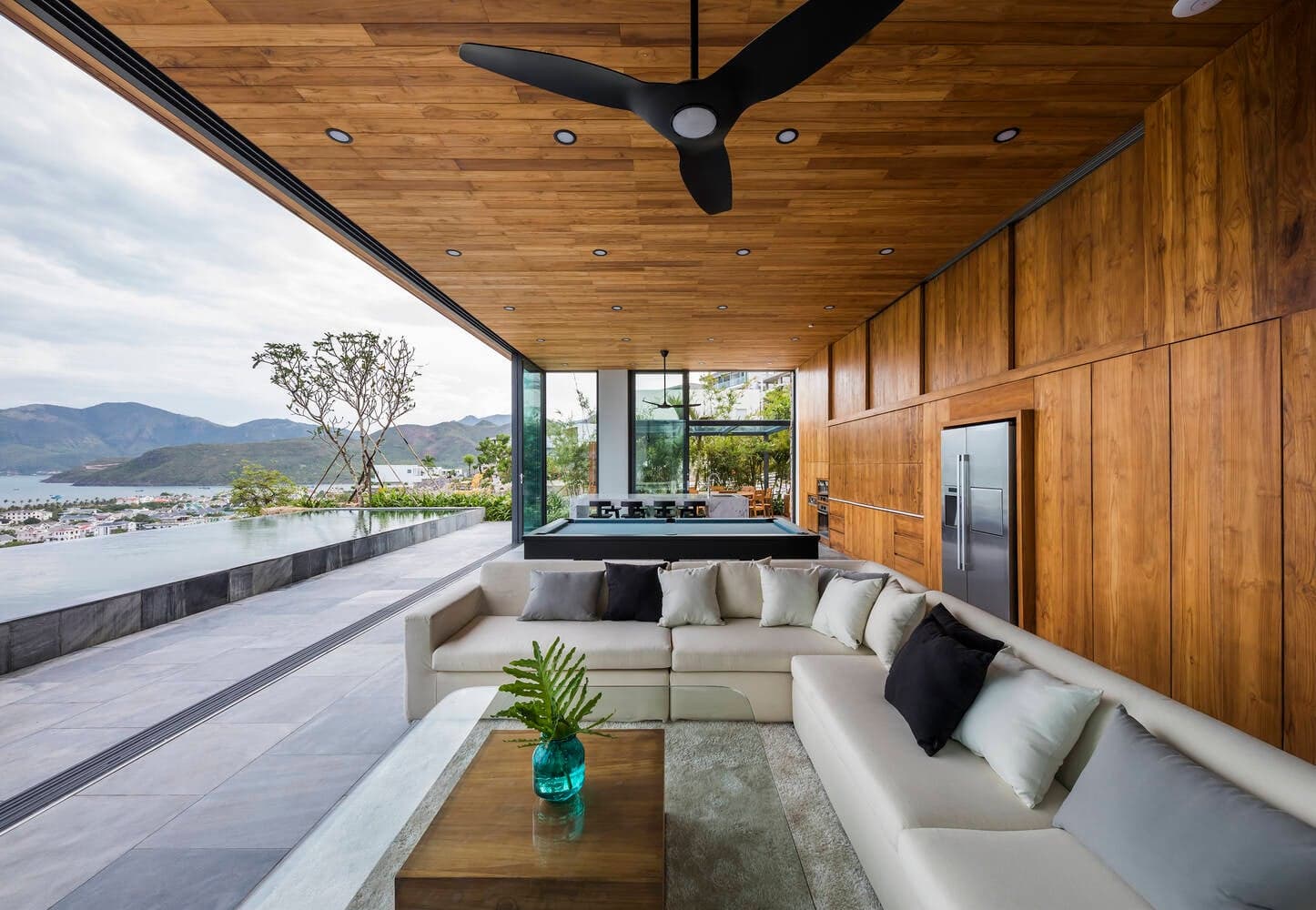 Timber House - biệt thự nghỉ dưỡng có tầm nhìn trọn biển Nha Trang nhiều người ao ước