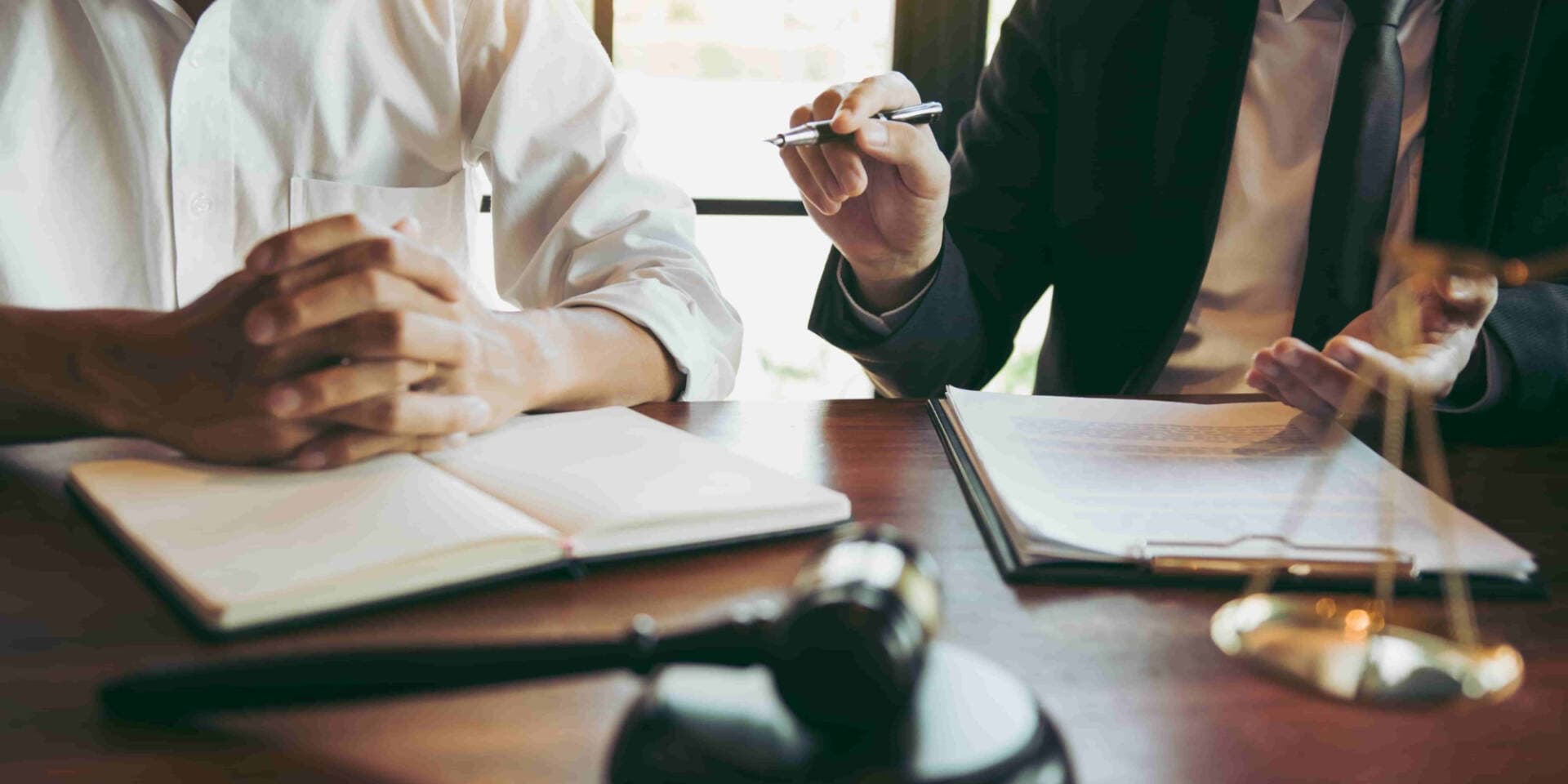 Luật sư tư vấn: Cách giải quyết tranh chấp nhà với người thân dù đã được sang tên sổ đỏ