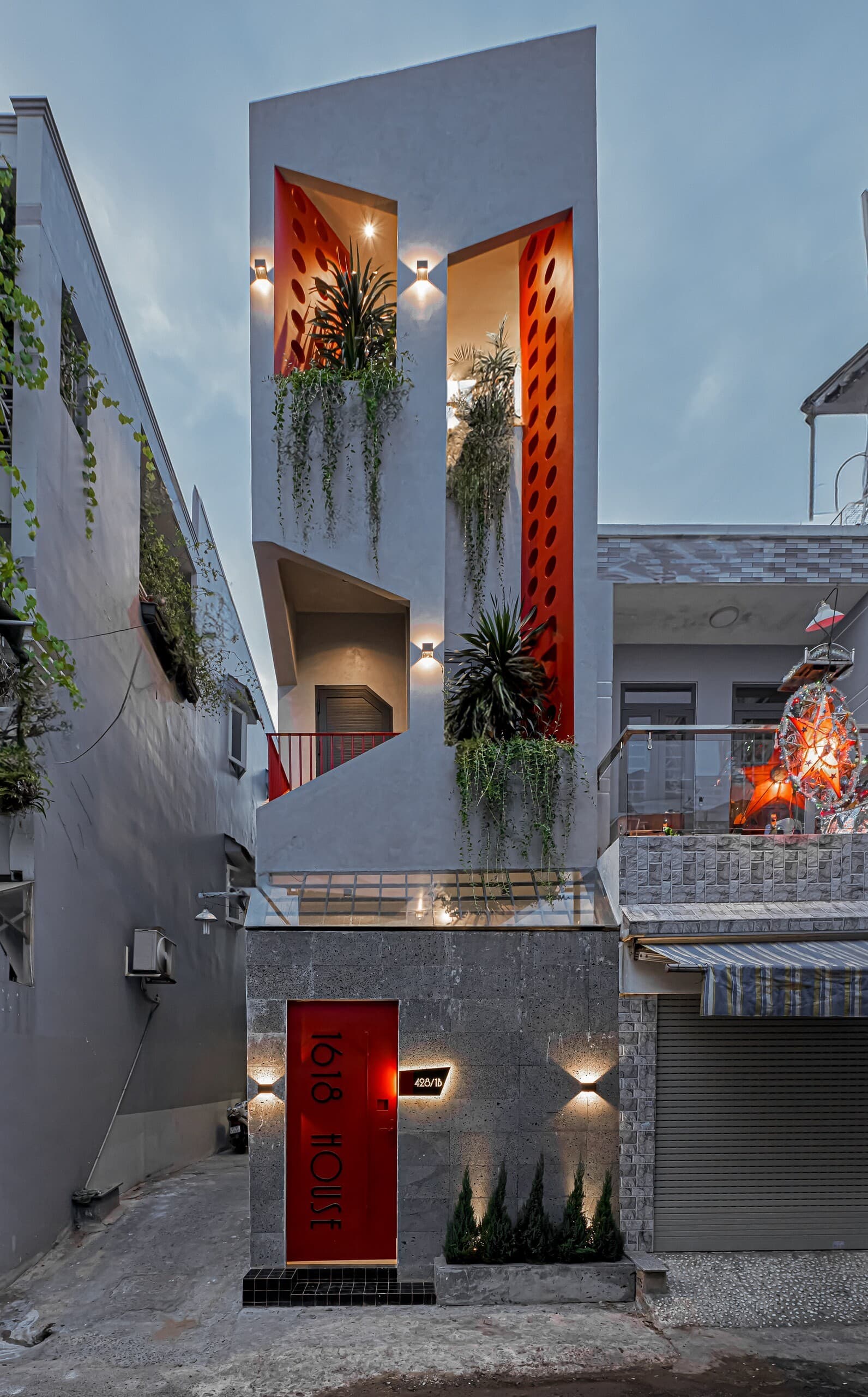 MODERN HOUSE